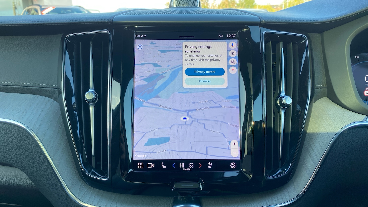 Used Volvo XC60 2023 for sale - 76681565: Photo 32