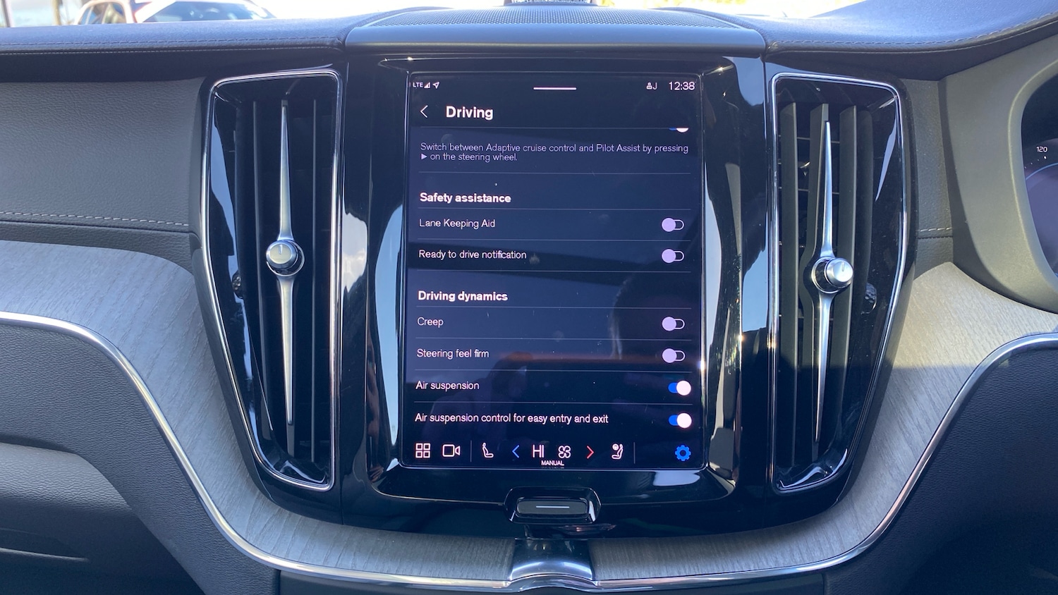 Used Volvo XC60 2023 for sale - 76681565: Photo 36