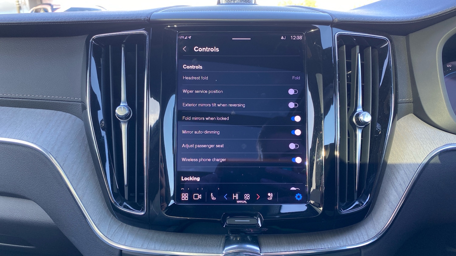 Used Volvo XC60 2023 for sale - 76681565: Photo 37