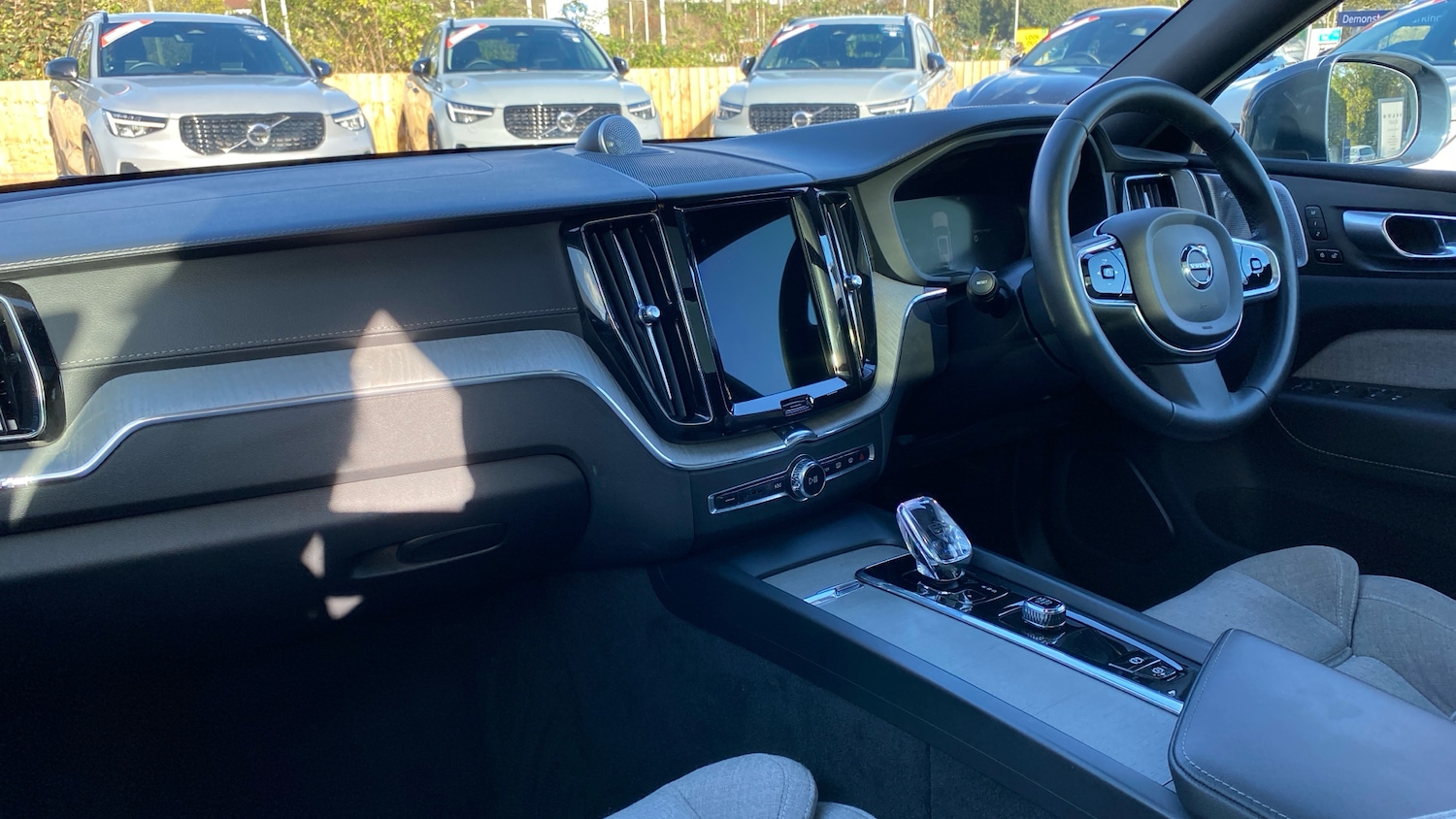 Used Volvo XC60 2023 for sale - 76681565: Photo 4