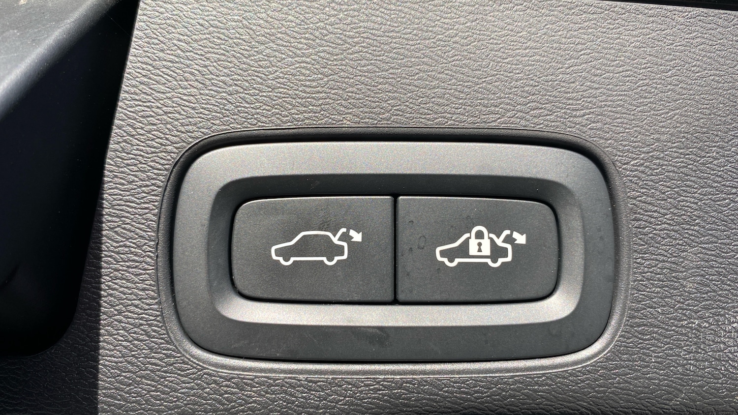 Used Volvo XC60 2023 for sale - 76681565: Photo 45