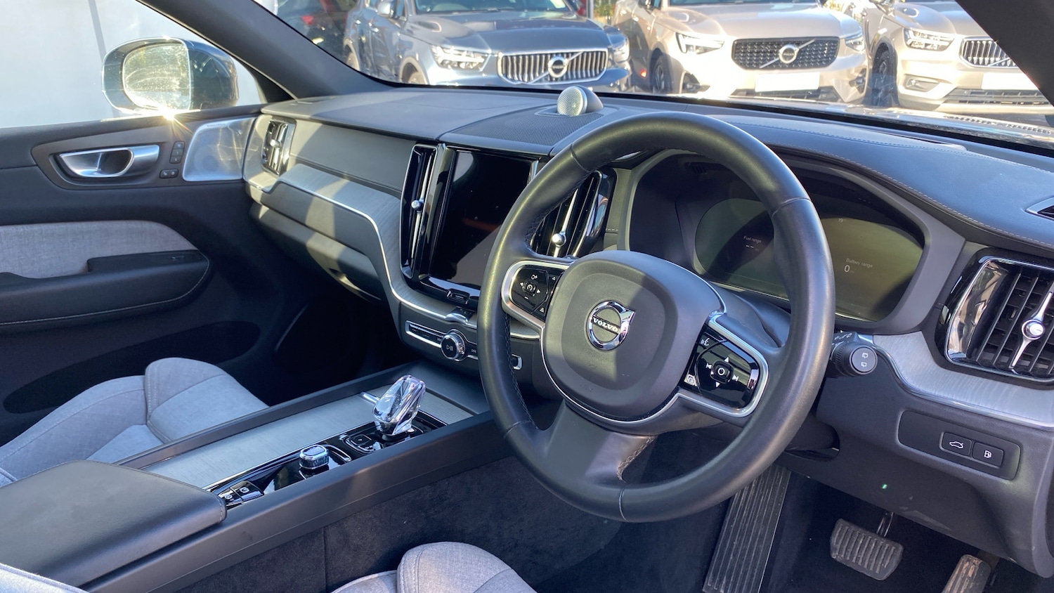 Used Volvo XC60 2023 for sale - 76681565: Photo 5