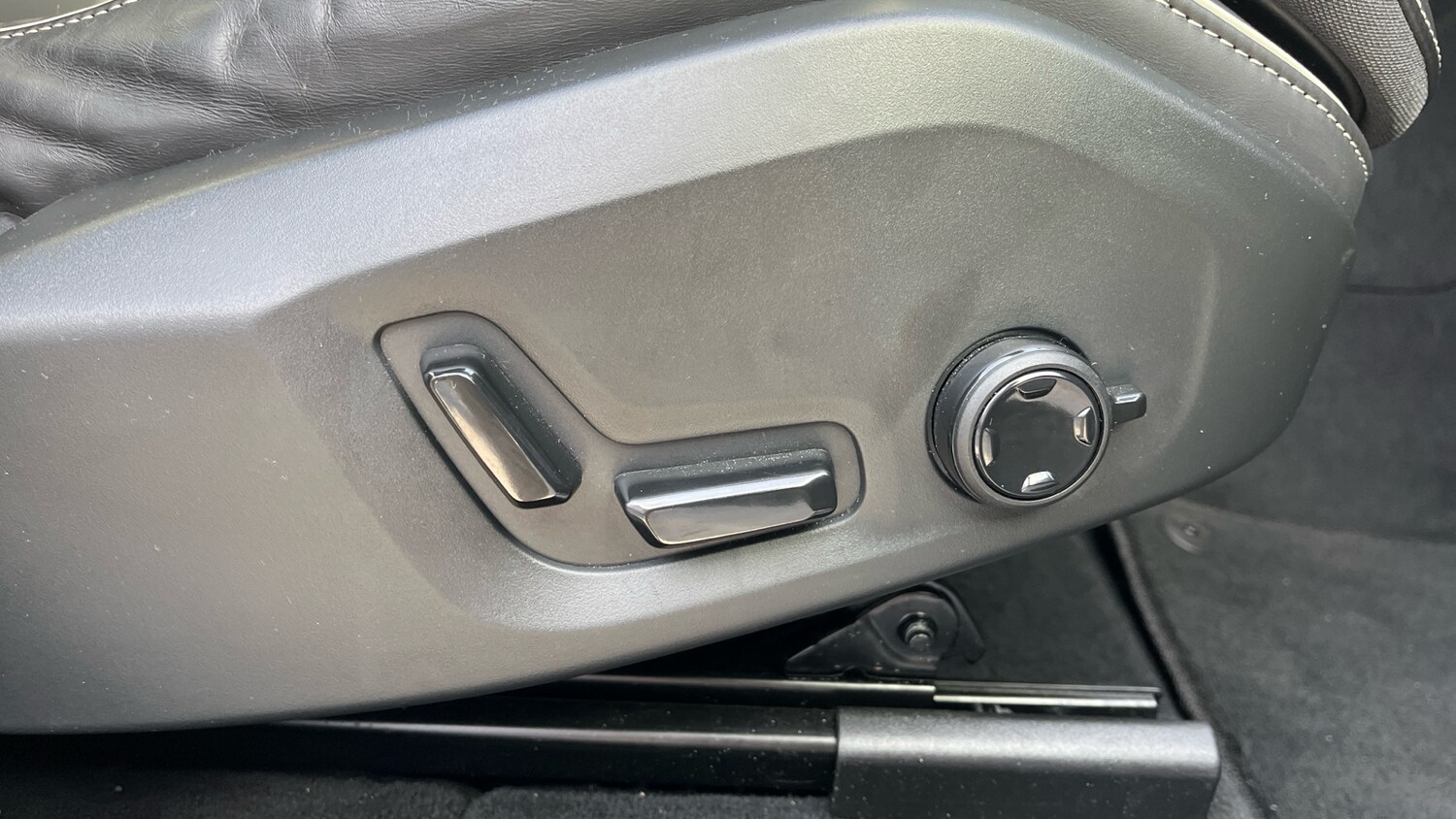 Used Volvo XC60 2025 for sale - 78197267: Photo 31