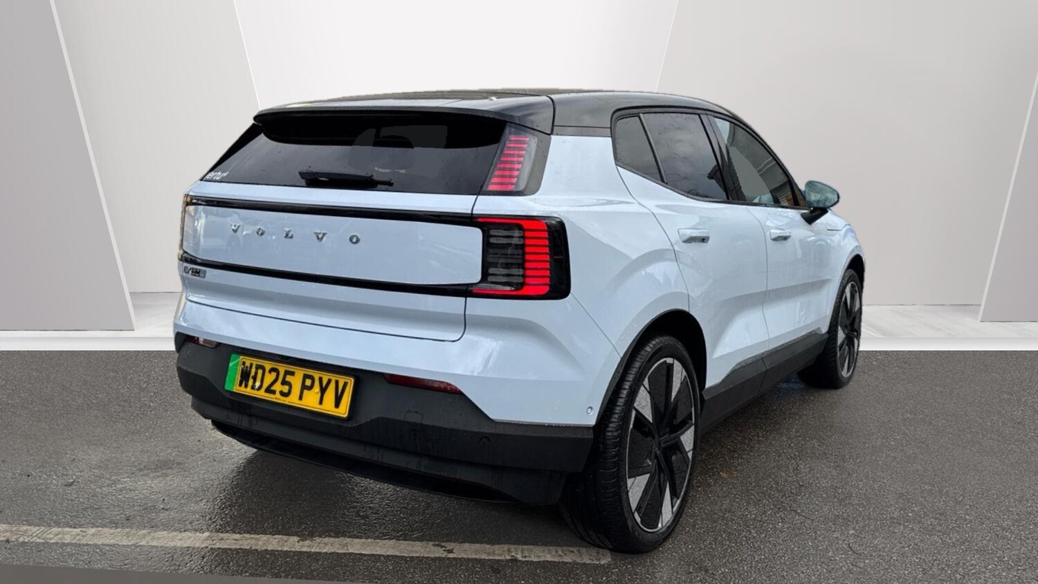 Used Volvo EX30 2025 for sale - 77505601: Photo 2