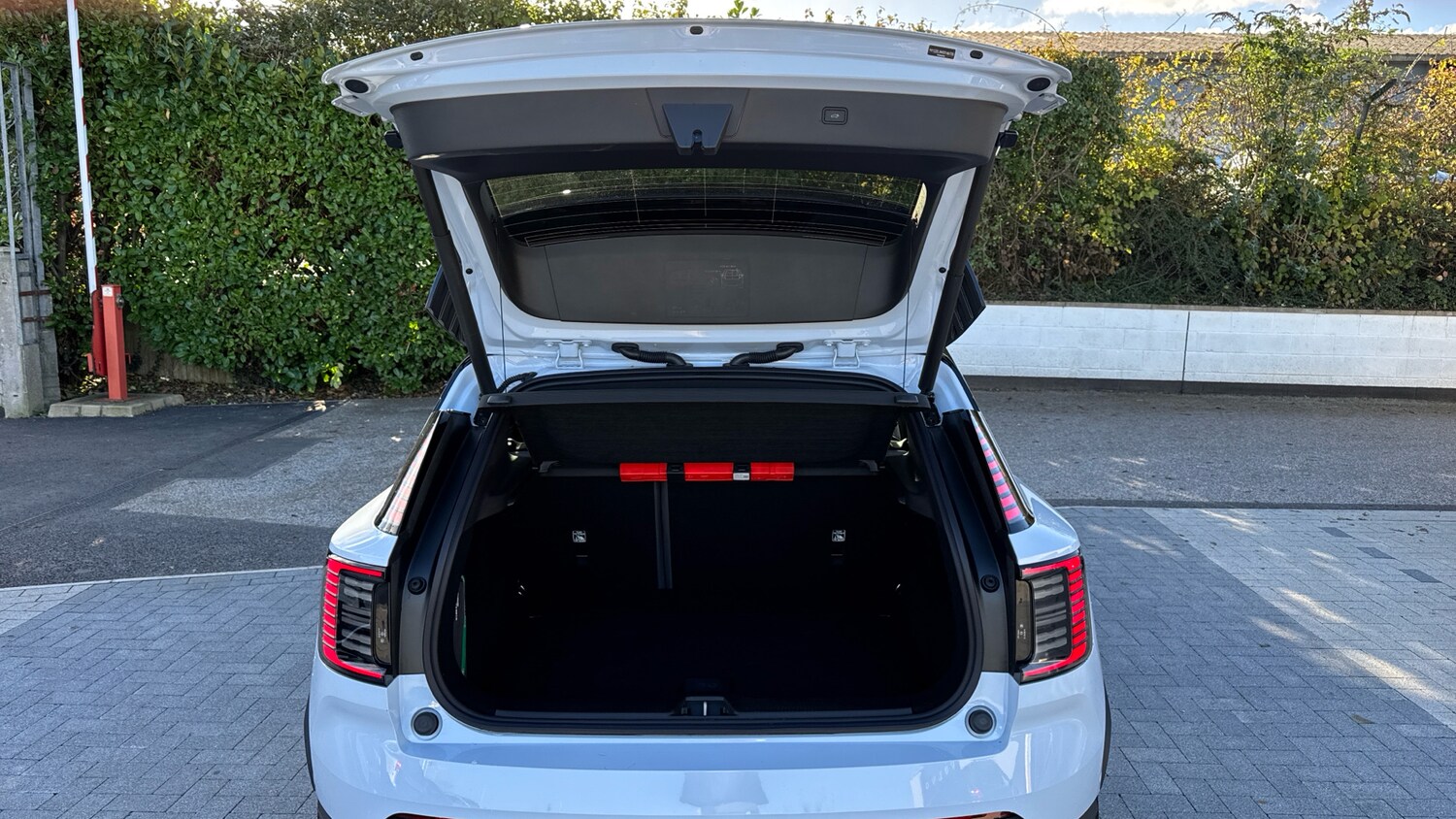 Used Volvo EX30 2025 for sale - 76542747: Photo 13