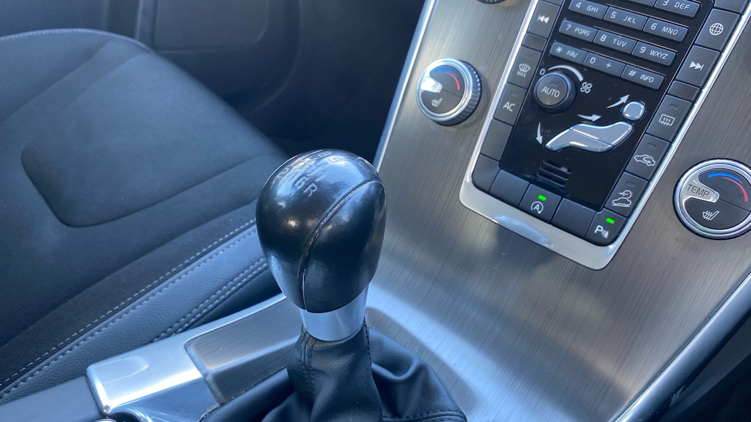 Used Volvo XC60 2015 for sale - 76526563: Photo 14