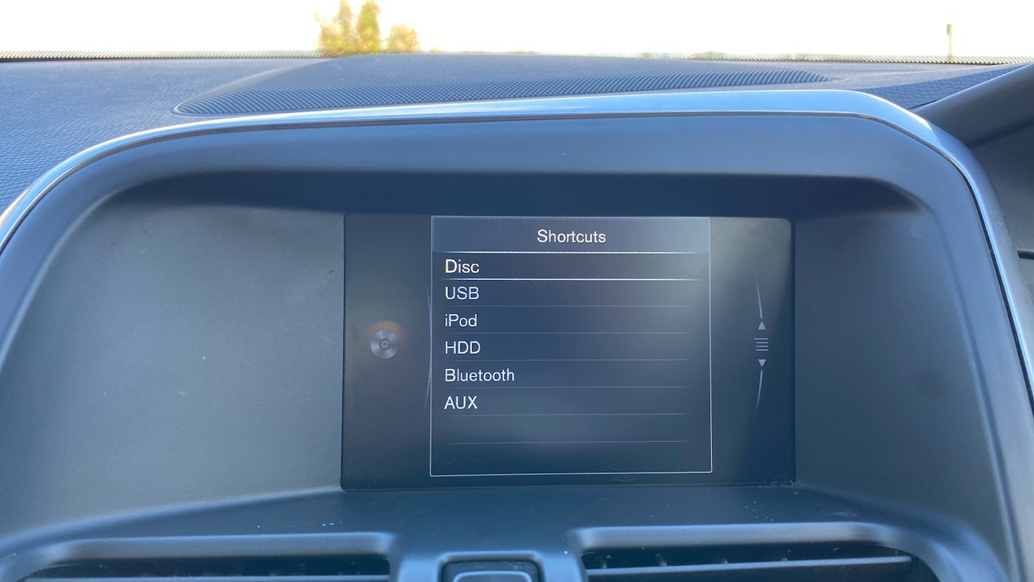 Used Volvo XC60 2015 for sale - 76526563: Photo 28