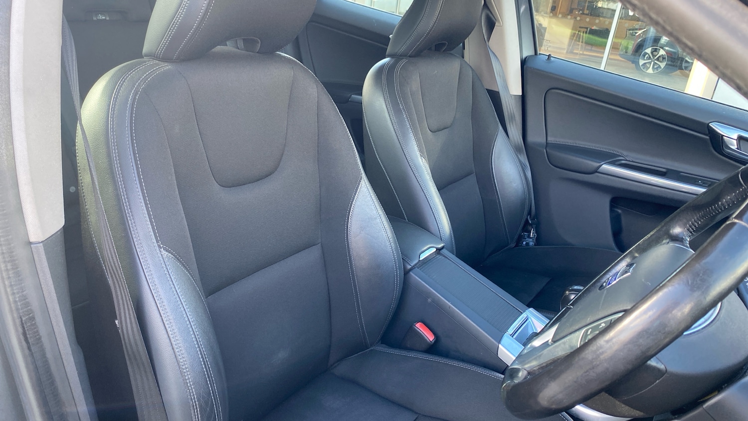 Used Volvo XC60 2015 for sale - 76526563: Photo 9