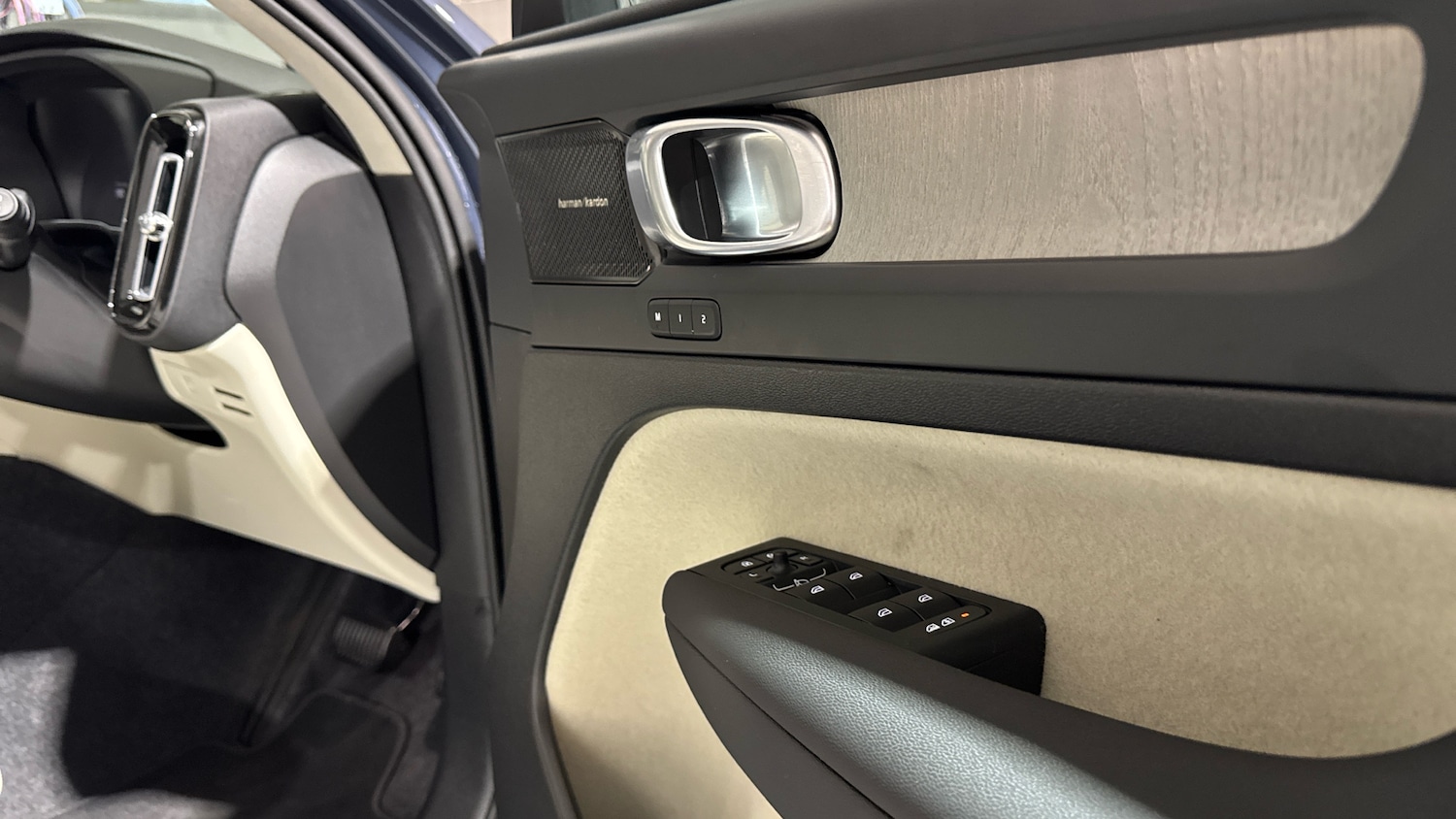 Used Volvo XC40 2025 for sale - 77127294: Photo 16