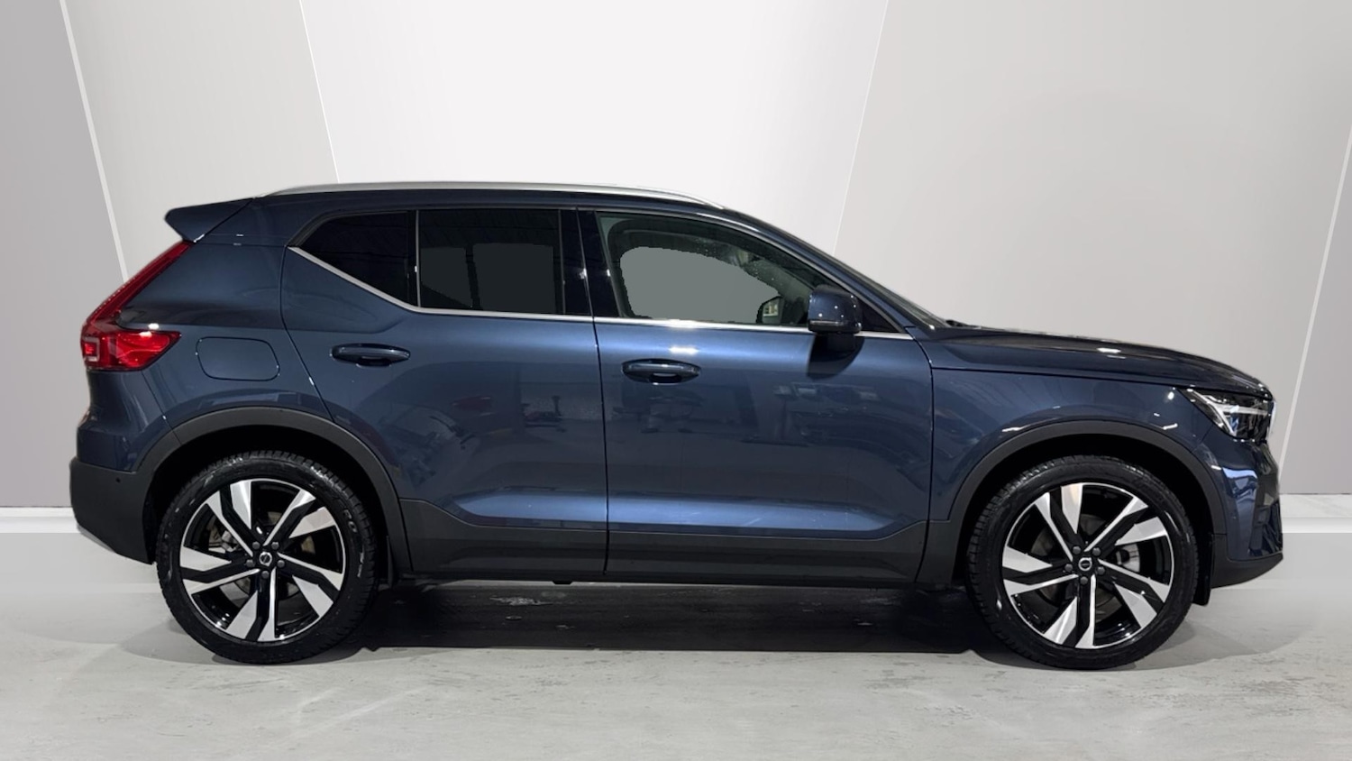 Used Volvo XC40 2025 for sale - 77127294: Photo 3