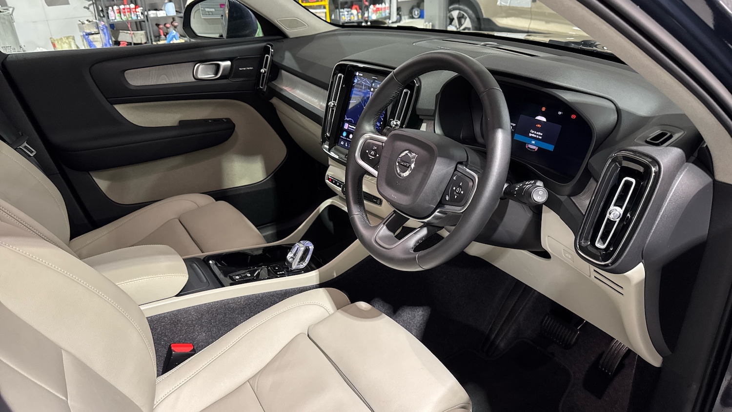 Used Volvo XC40 2025 for sale - 77127294: Photo 4