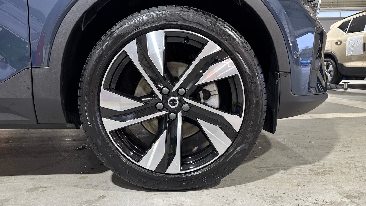 Used Volvo XC40 2025 for sale - 77127294: Photo 9