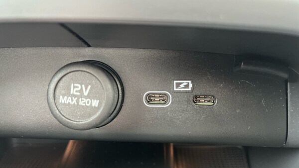 Used Volvo XC40 2024 for sale - 75390950: Photo 35