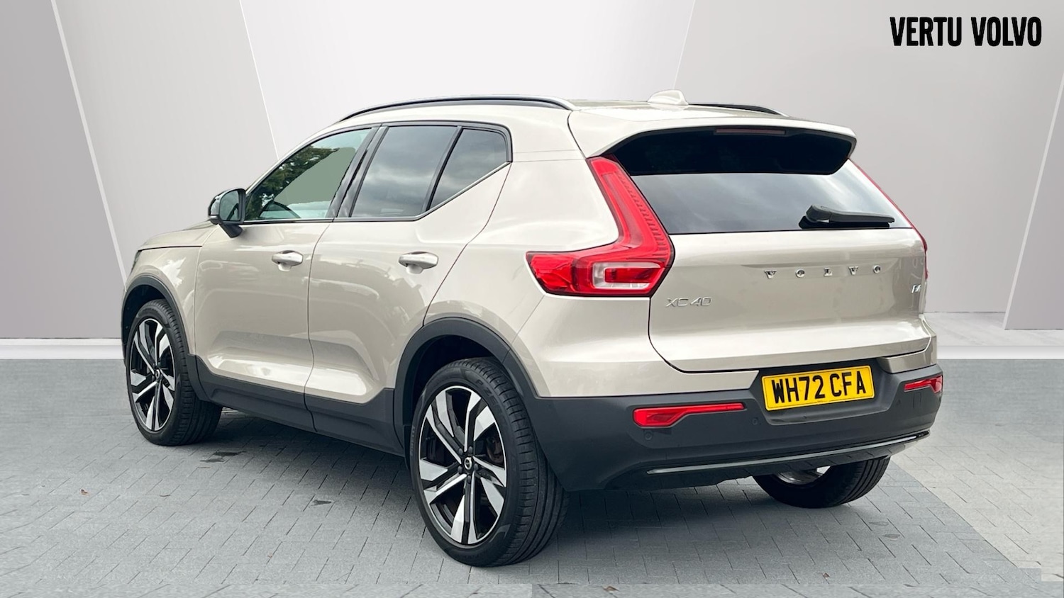 Used Volvo XC40 2022 for sale - 76461721: Photo 2