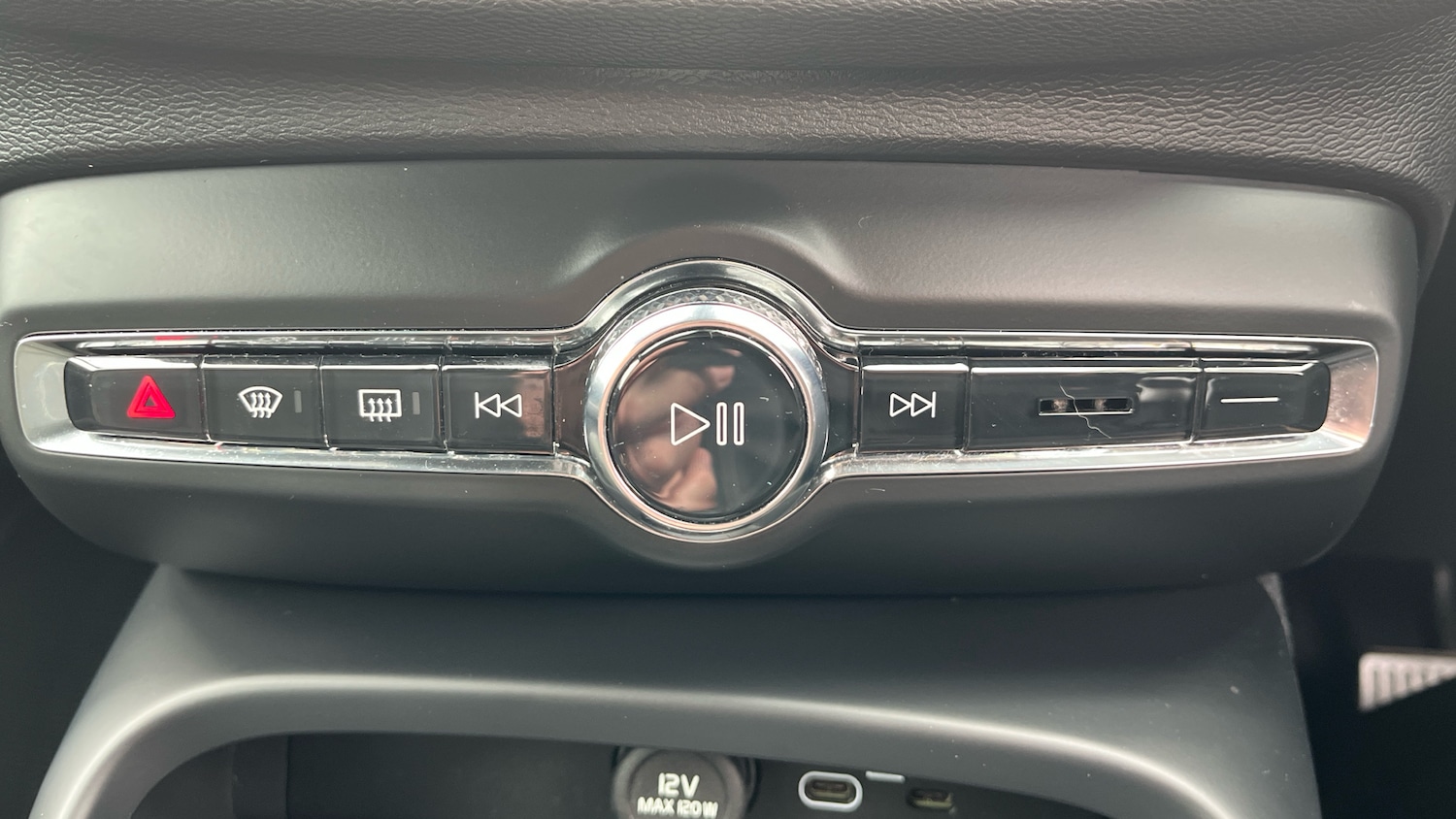 Used Volvo XC40 2022 for sale - 76461721: Photo 37