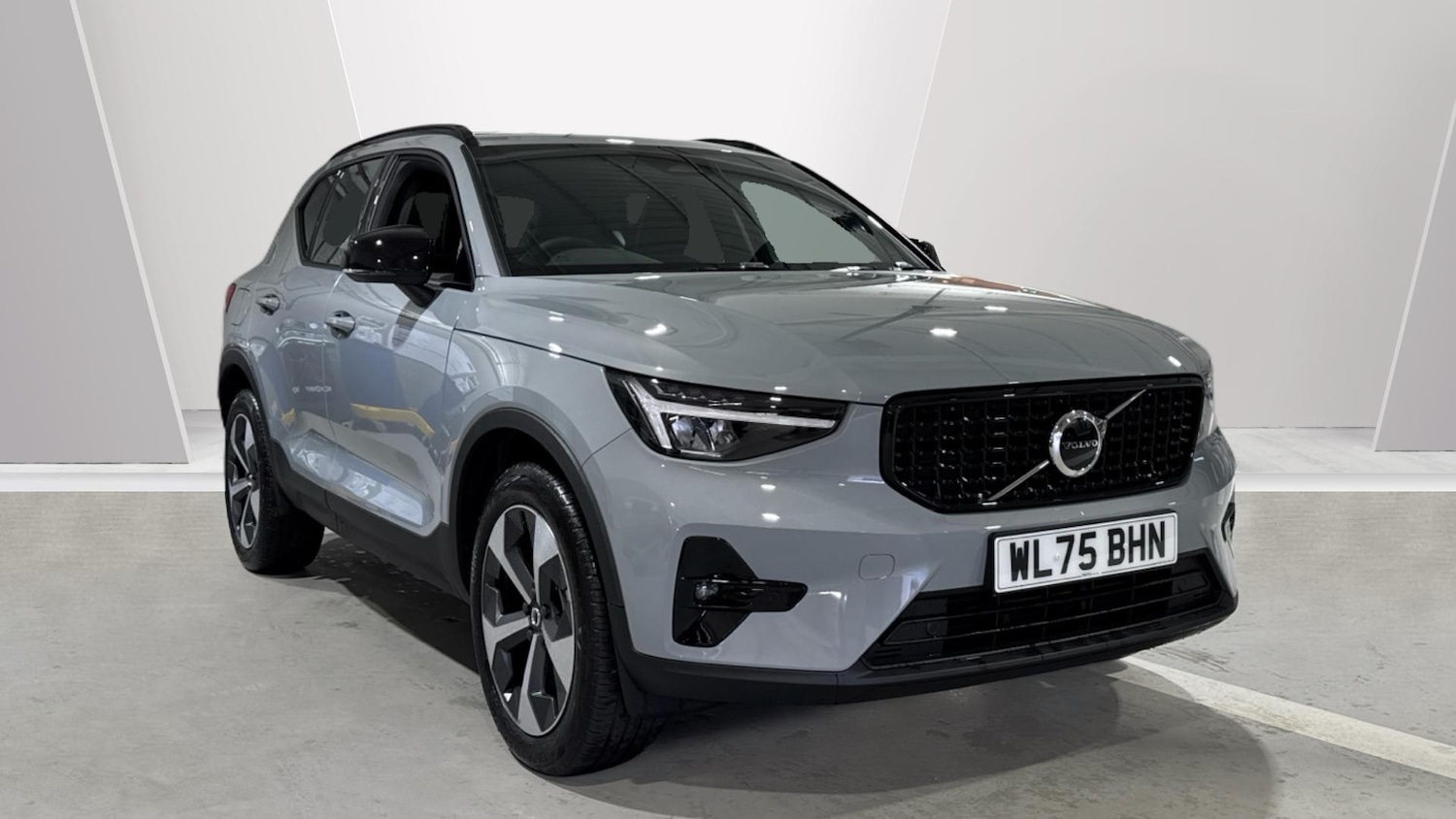Used Volvo XC40 2025 for sale - 76858668: Photo 1
