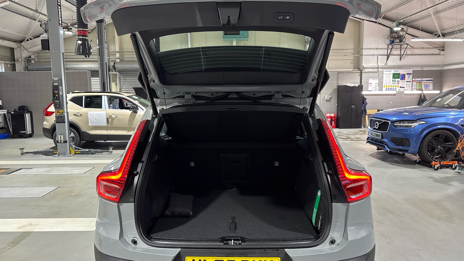 Used Volvo XC40 2025 for sale - 76858668: Photo 13