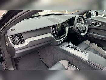 Used Volvo XC60 2024 for sale - 75330368: Photo