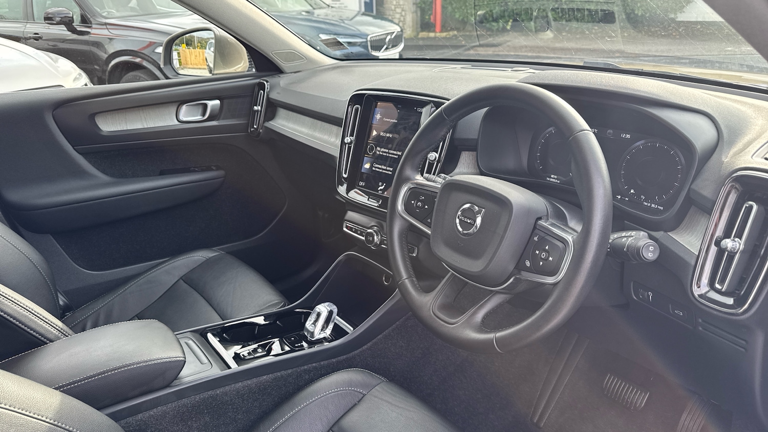 Used Volvo XC40 2021 for sale - 76637276: Photo 4