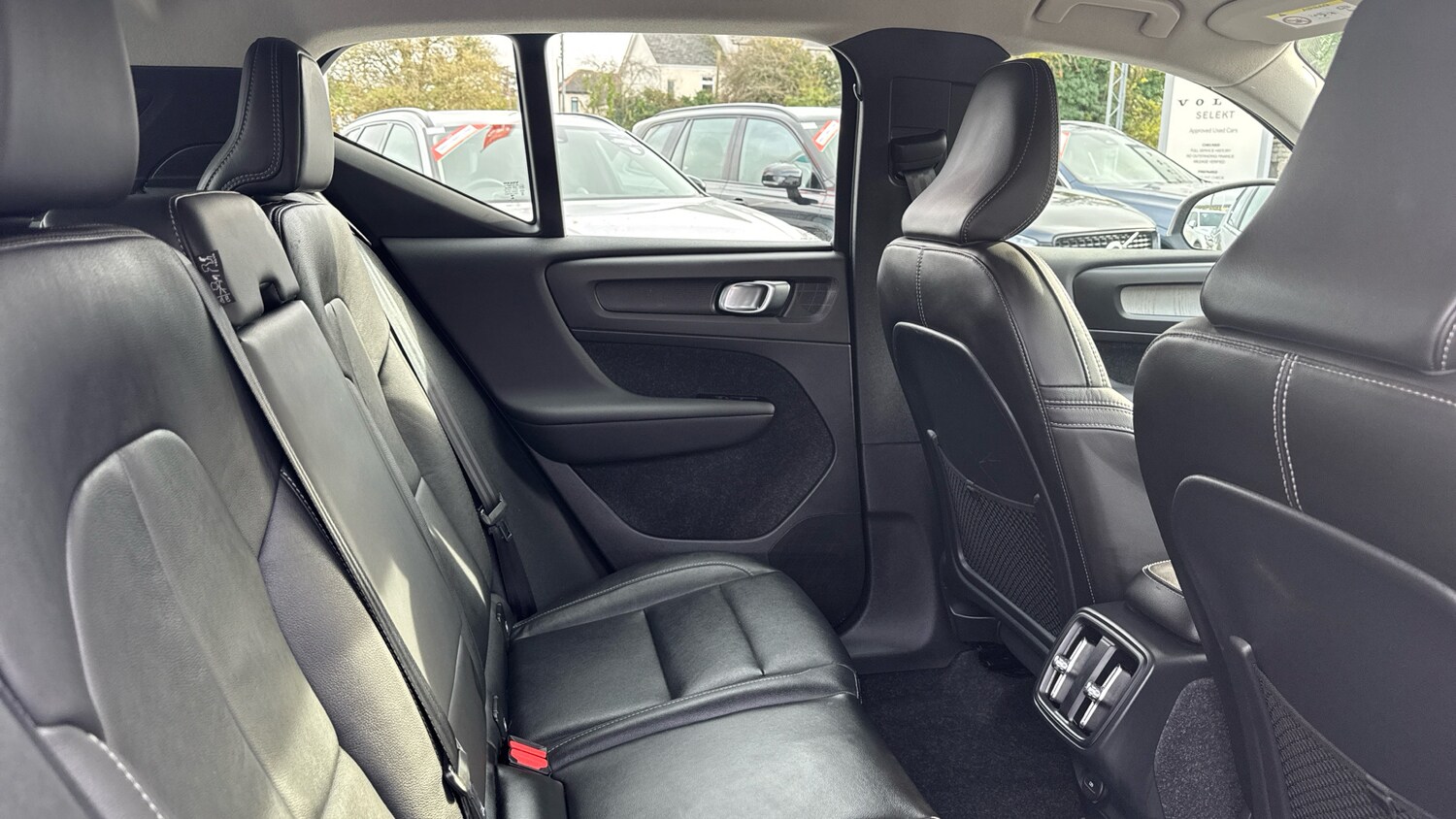 Used Volvo XC40 2021 for sale - 76637276: Photo 6