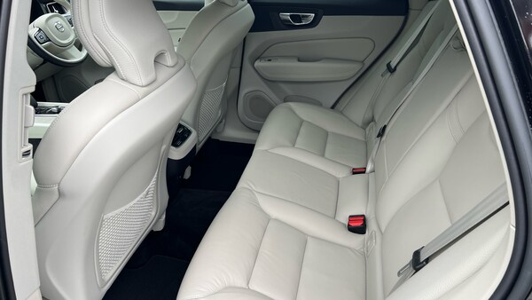 Used Volvo XC60 2022 for sale - 76156531: Photo 10