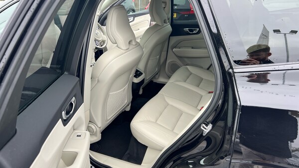 Used Volvo XC60 2022 for sale - 76156531: Photo 33