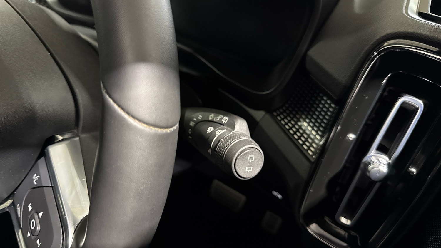 Used Volvo XC40 2021 for sale - 76807378: Photo 16