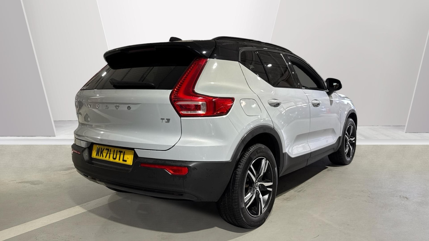 Used Volvo XC40 2021 for sale - 76807378: Photo 2