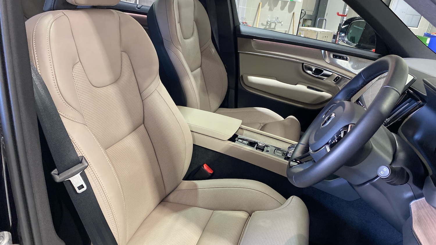 Used Volvo XC90 2025 for sale - 76542751: Photo 9