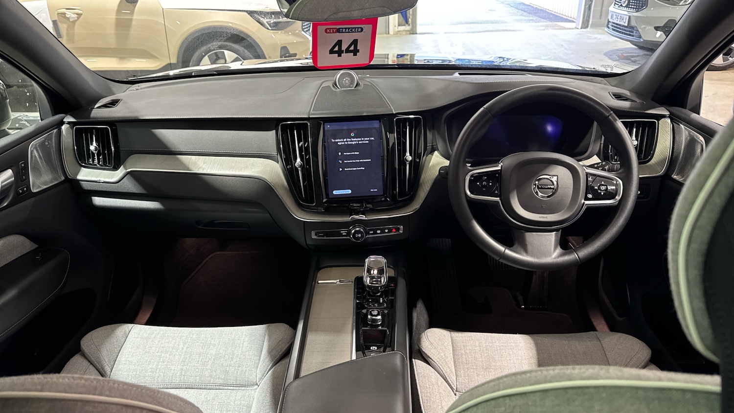 Used Volvo XC60 2023 for sale - 76974146: Photo 5