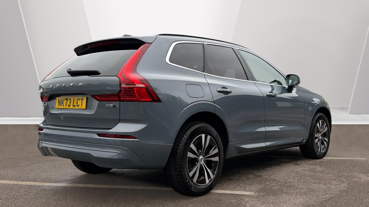 Used Volvo XC60 2023 for sale - 78177405: Photo 2