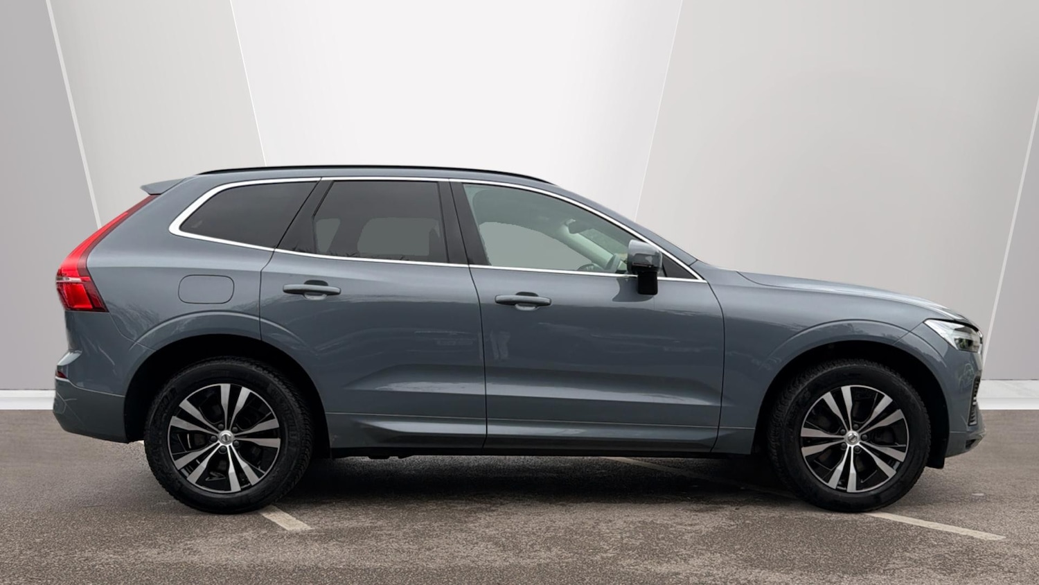 Used Volvo XC60 2023 for sale - 78177405: Photo 3