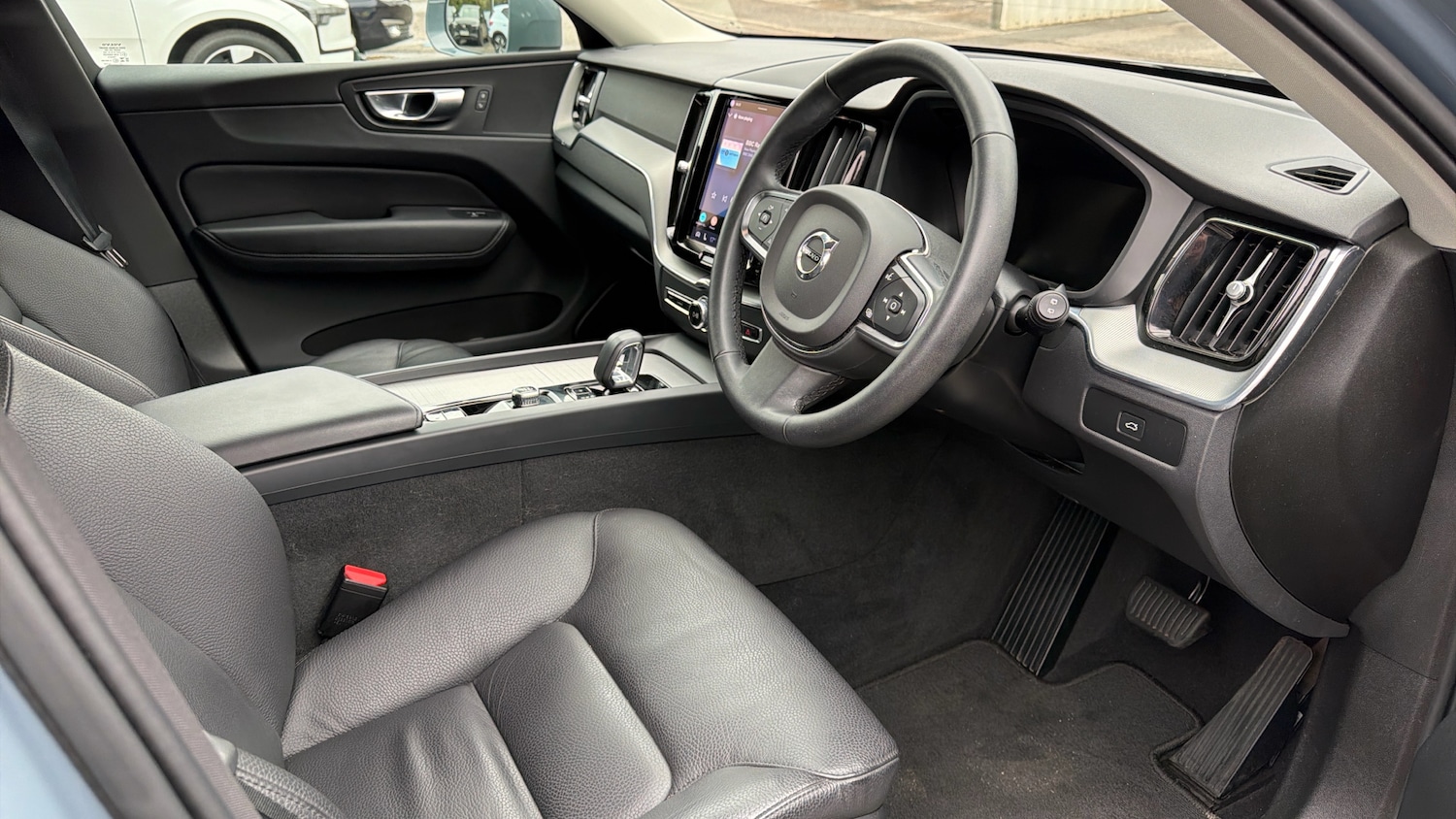 Used Volvo XC60 2023 for sale - 78177405: Photo 4