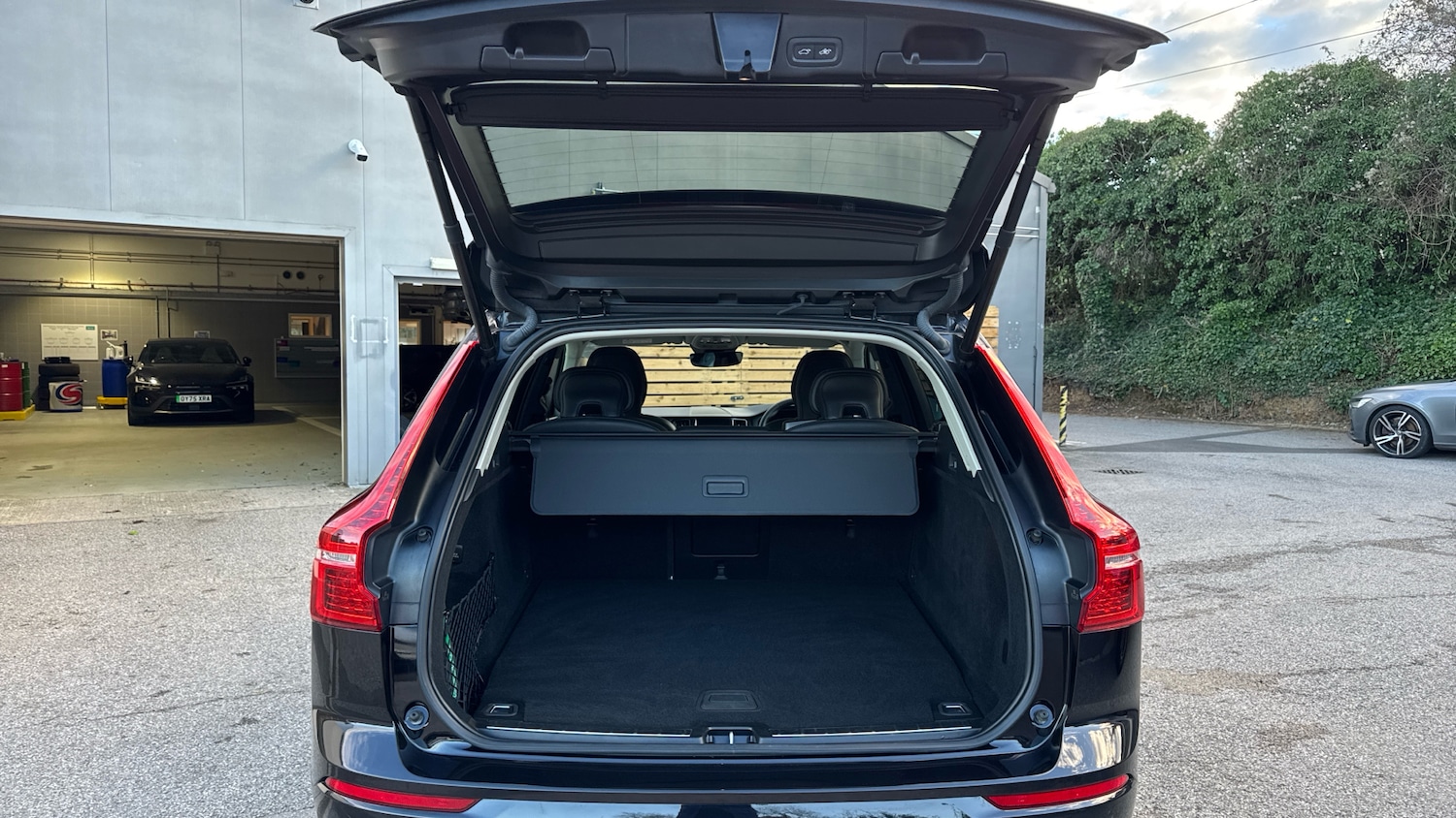 Used Volvo XC60 2023 for sale - 77063826: Photo 13