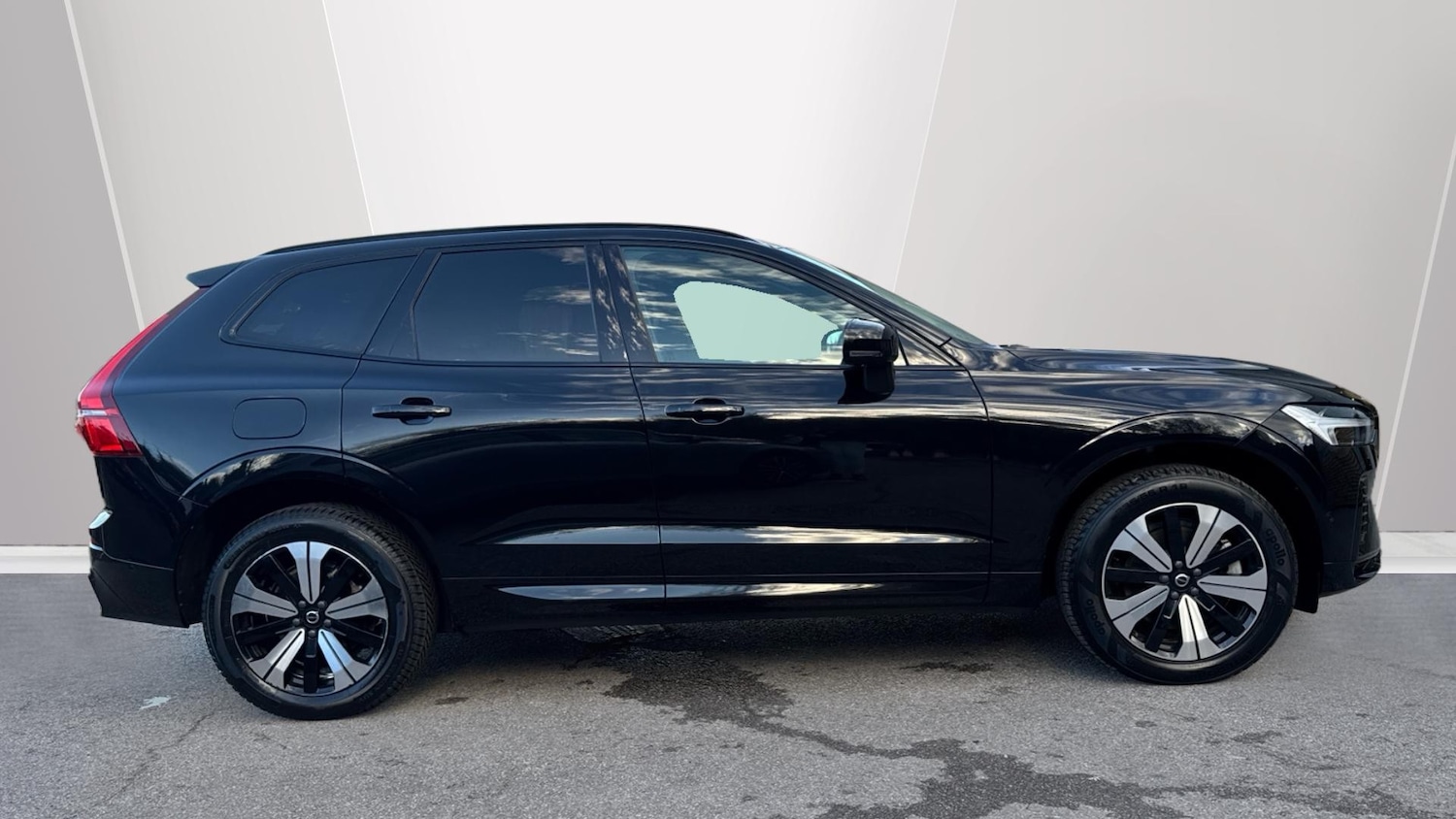 Used Volvo XC60 2023 for sale - 77063826: Photo 3