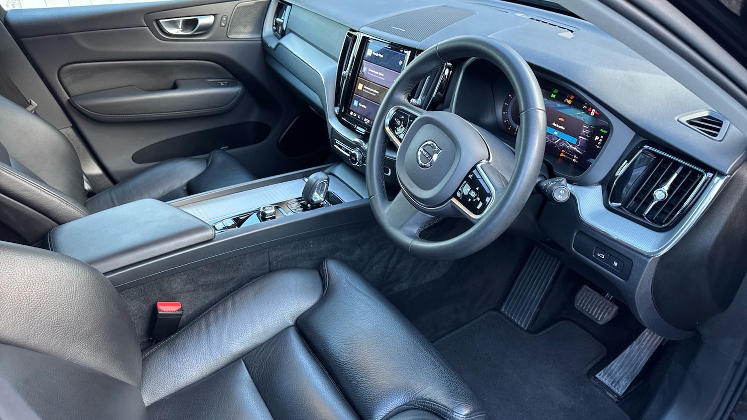 Used Volvo XC60 2023 for sale - 77063826: Photo 4