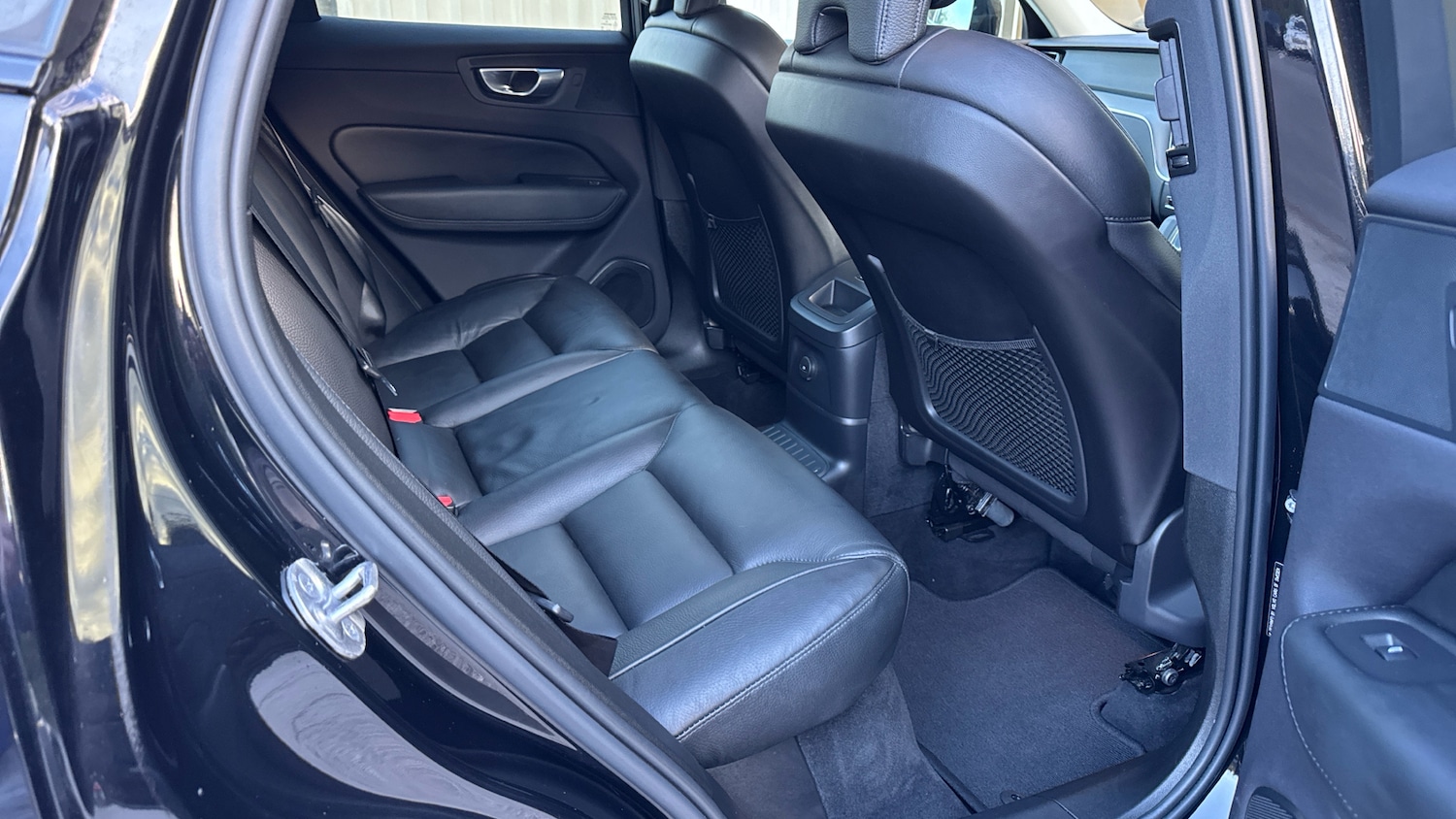 Used Volvo XC60 2023 for sale - 77063826: Photo 6