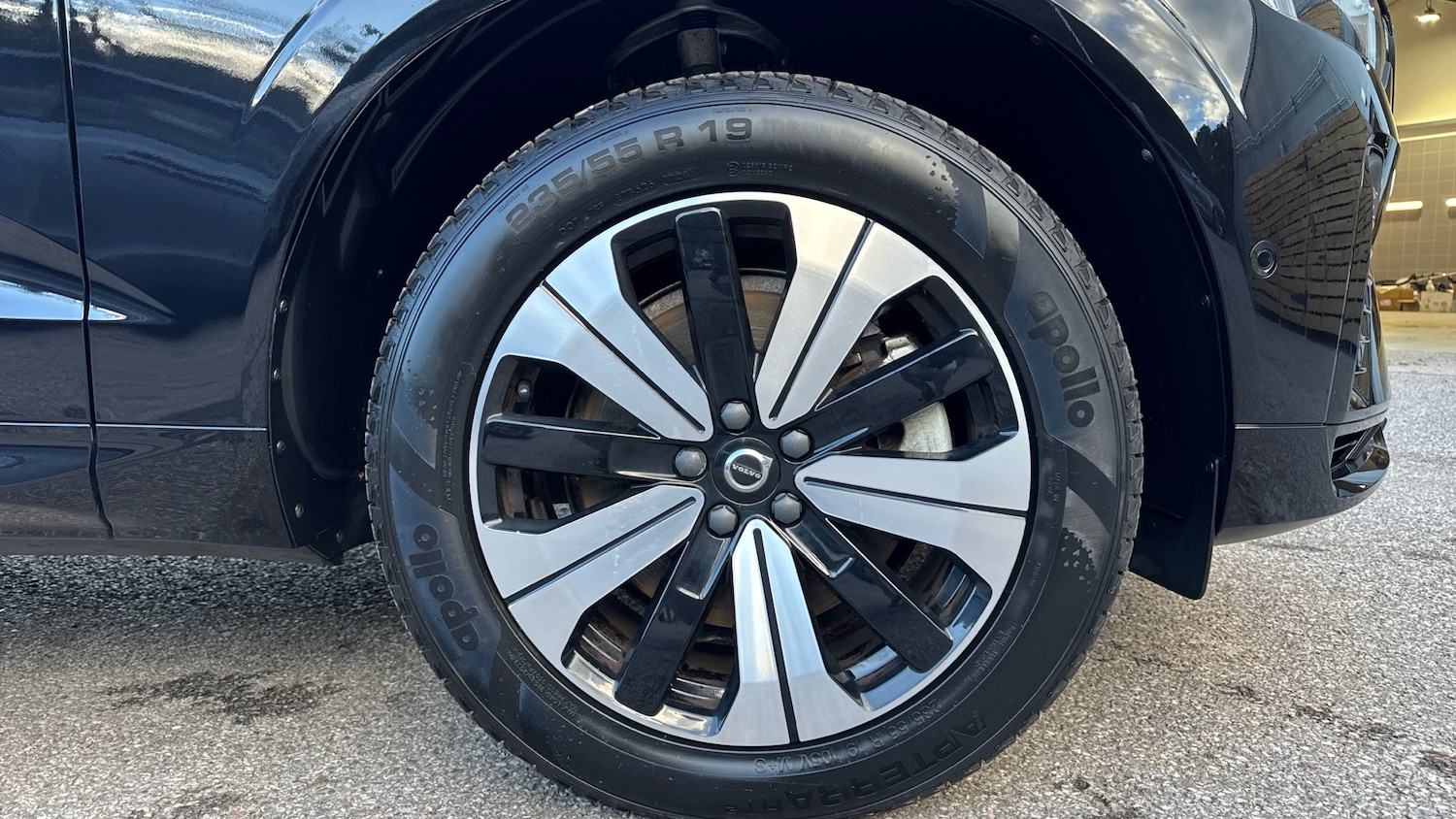 Used Volvo XC60 2023 for sale - 77063826: Photo 9