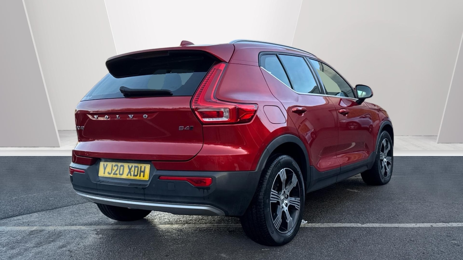 Used Volvo XC40 2020 for sale - 77370492: Photo 2