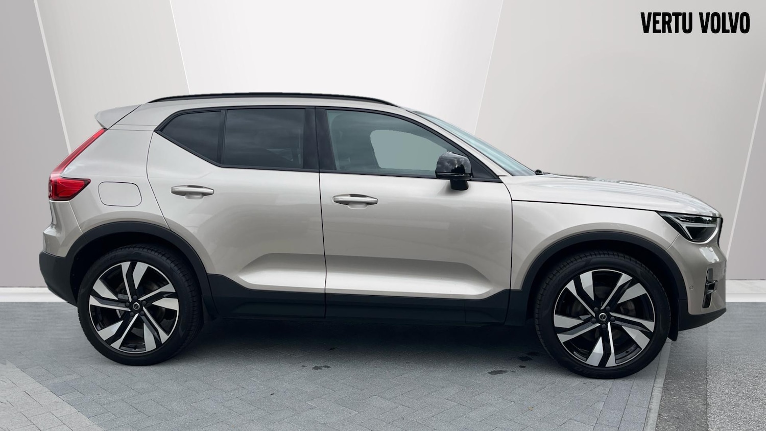 Used Volvo XC40 2022 for sale - 77113262: Photo 3
