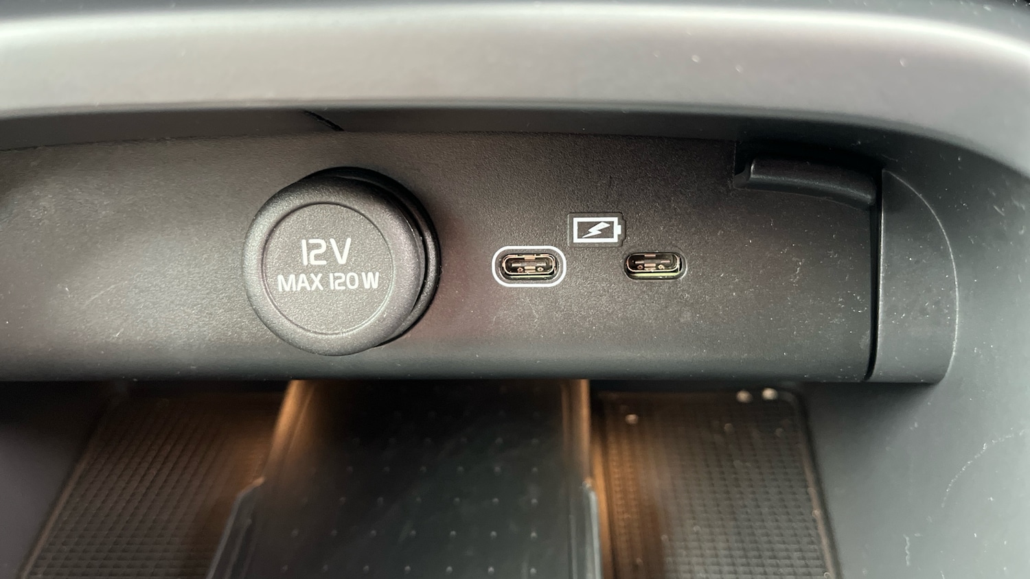 Used Volvo XC40 2022 for sale - 77113262: Photo 34