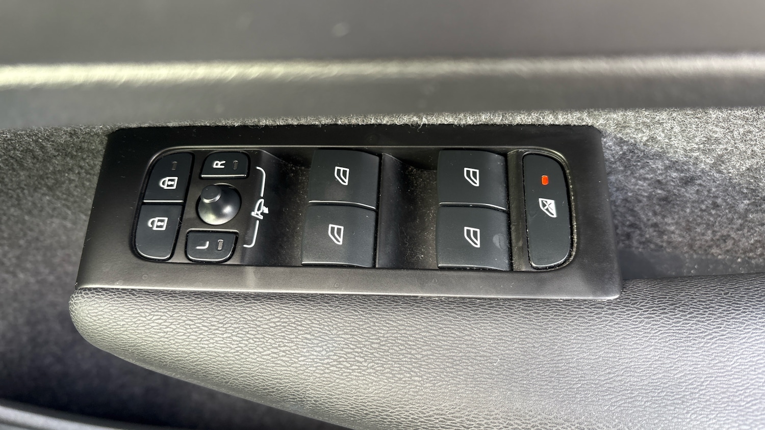 Used Volvo XC40 2021 for sale - 77417340: Photo 42