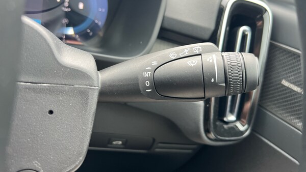 Used Volvo XC40 2025 for sale - 76205940: Photo 25