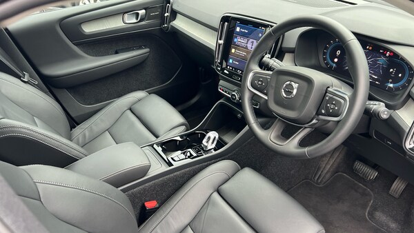 Used Volvo XC40 2025 for sale - 76205940: Photo 5