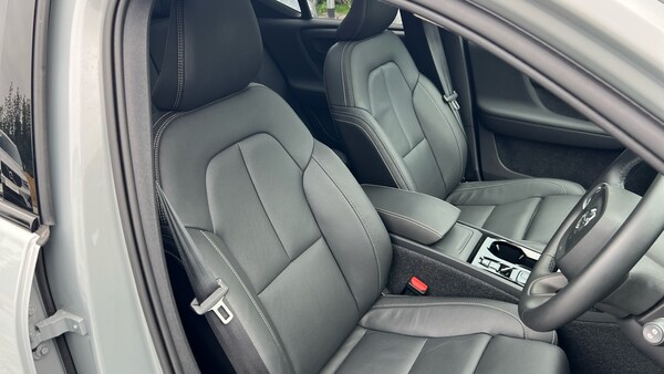 Used Volvo XC40 2025 for sale - 76205940: Photo 9