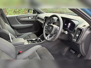 Used Volvo XC40 2023 for sale - 77286153: Photo