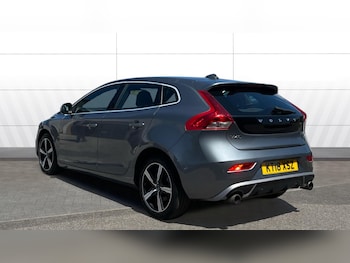 Used Volvo V40 2018 for sale - 79165717: Photo