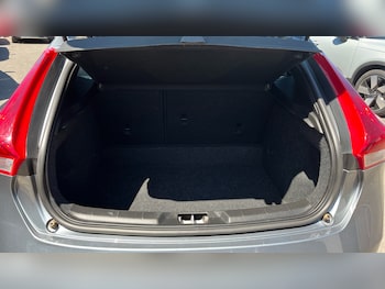 Used Volvo V40 2018 for sale - 79165717: Photo