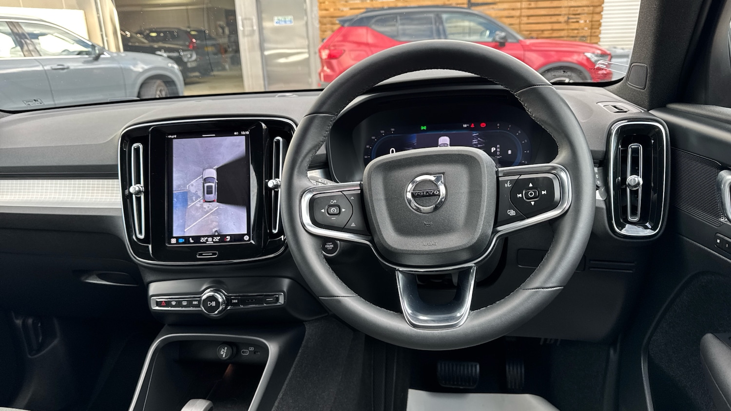 Used Volvo XC40 2023 for sale - 76683963: Photo 10