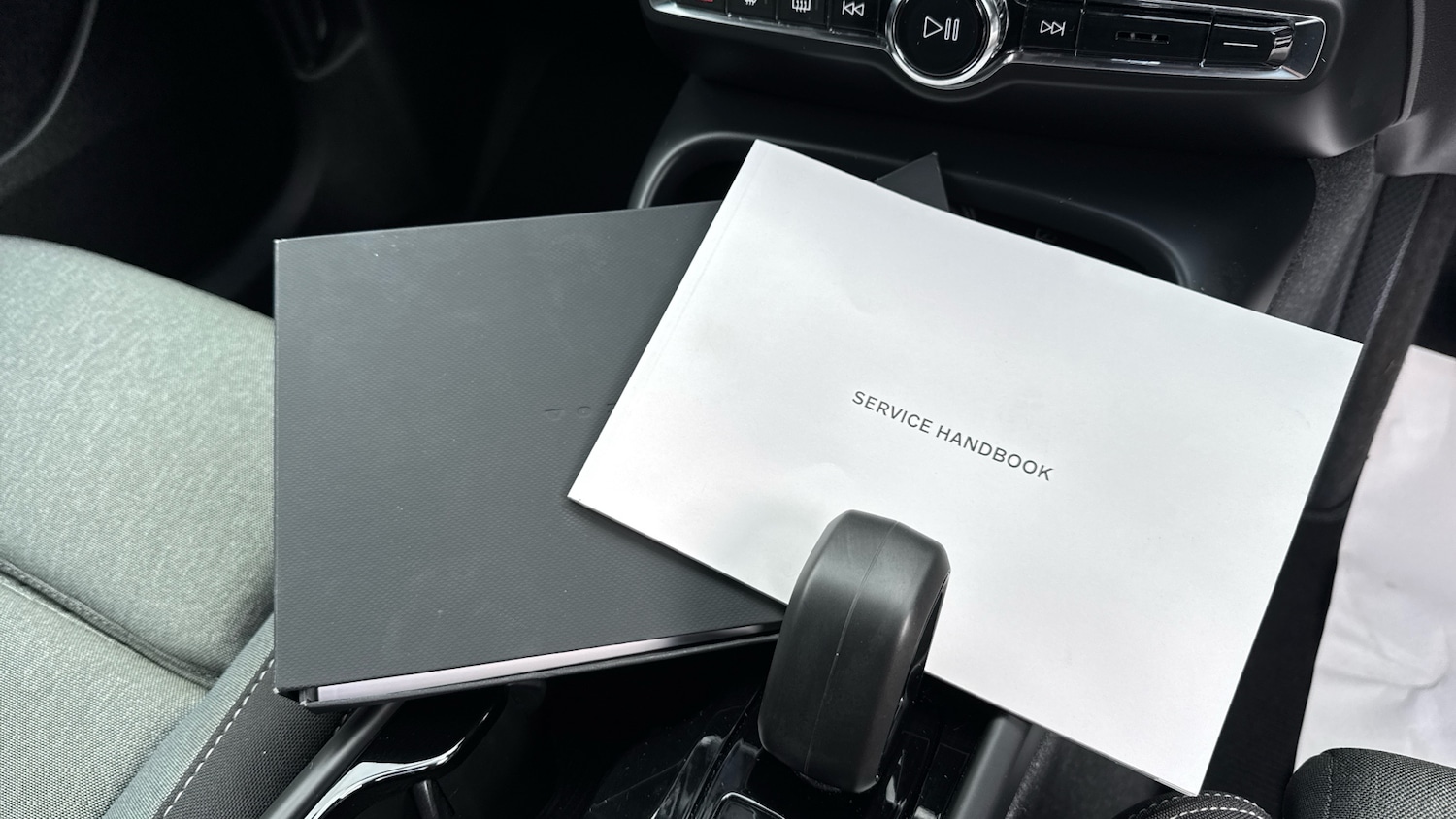 Used Volvo XC40 2023 for sale - 76683963: Photo 14